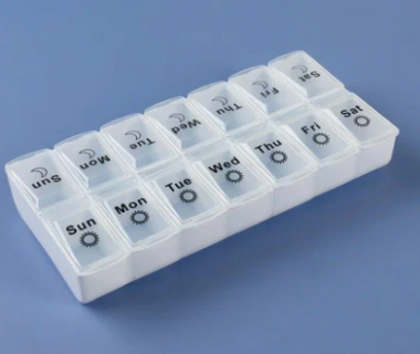 Таблетница со съёмн ячейками 14секц 18,8*9*3см Неделя утро/вечер англ буквы чёрн ОТ   9412858 &mdash; 65fit